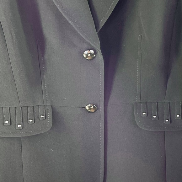Tahari Arthur S. Levine Black Blazer w/Shiny Black Metal Buttons & Studs Size 6 - Picture 8 of 12